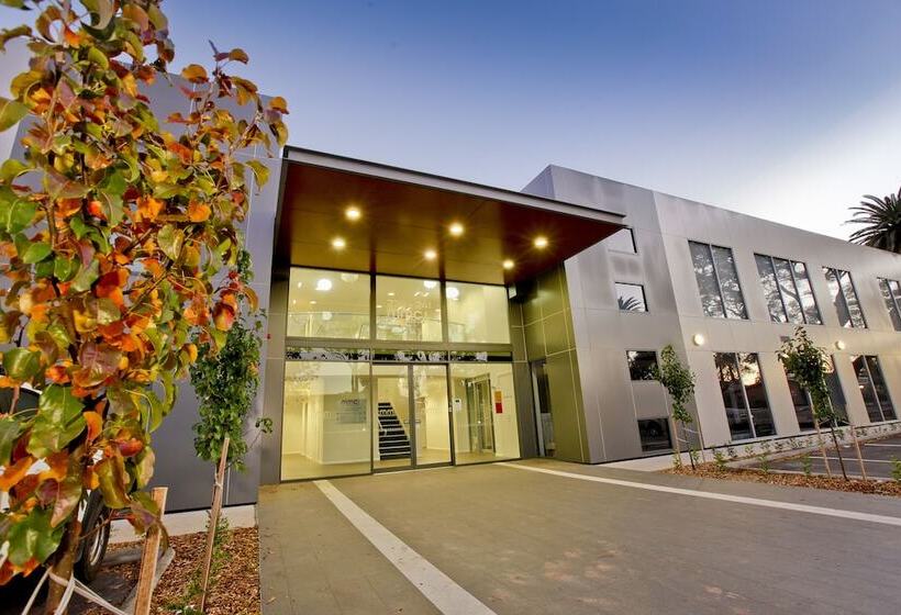 Indulge Apartments   Ontario