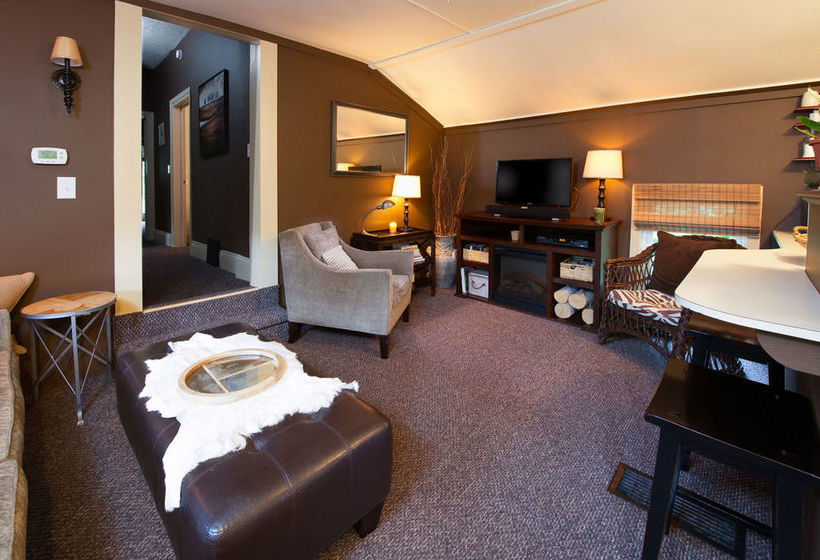 مبيت وإفطار Kara S Kottages @ W. Main St