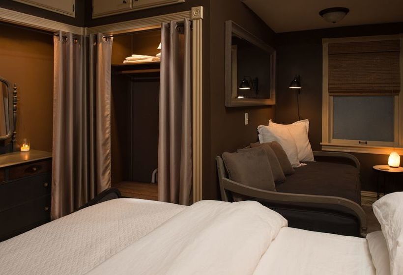 مبيت وإفطار Kara S Kottages @ W. Main St