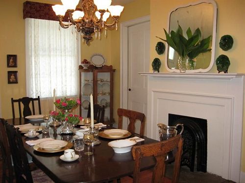 Magnolia Cottage Bed And Breakfast