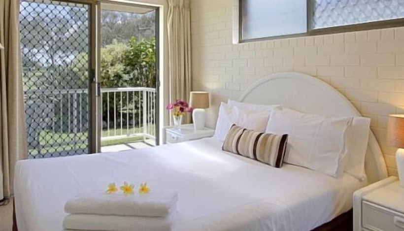 Main Beach Apartments