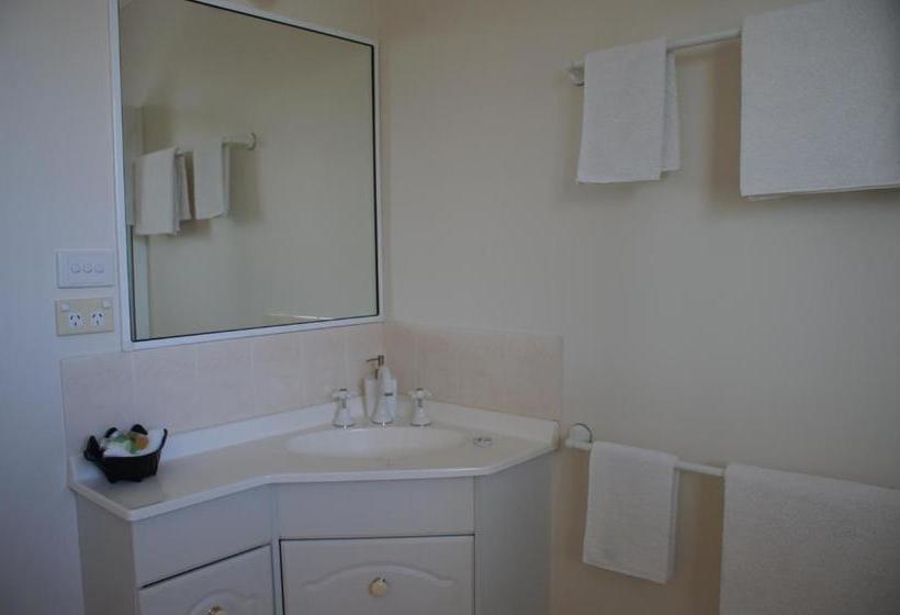 مُتل Shearwater Cottages