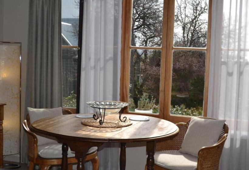 Mulberry Cottage Unique B&b Accommodation