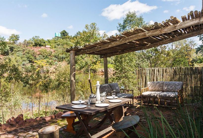 פנסיון Birdsong Cottages