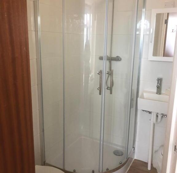 פנסיון Clarendon Lodge   Accommodation Only