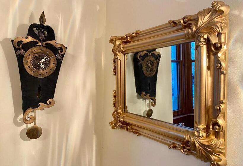 بنسيون Elm Tree Lodge