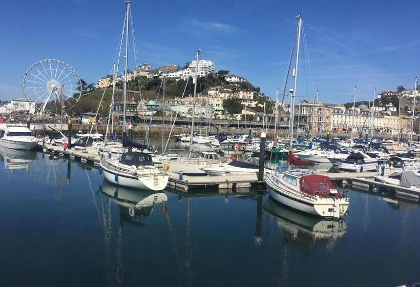 פנסיון Elmdene