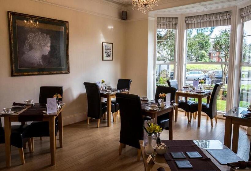 פנסיון Elmdene