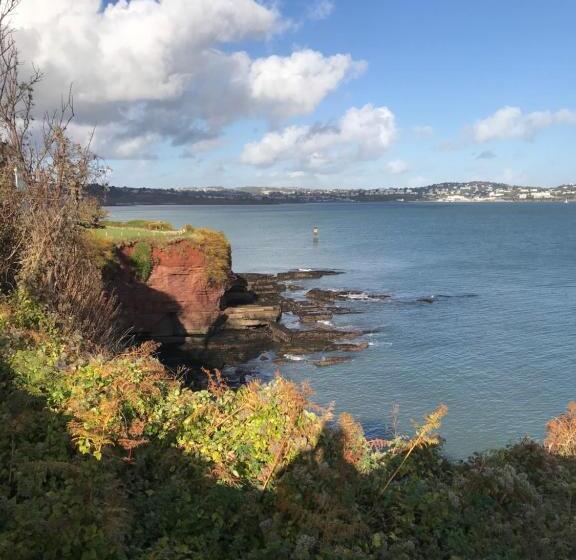 פנסיון Elmdene