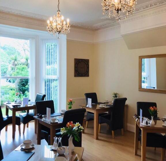 פנסיון Elmdene