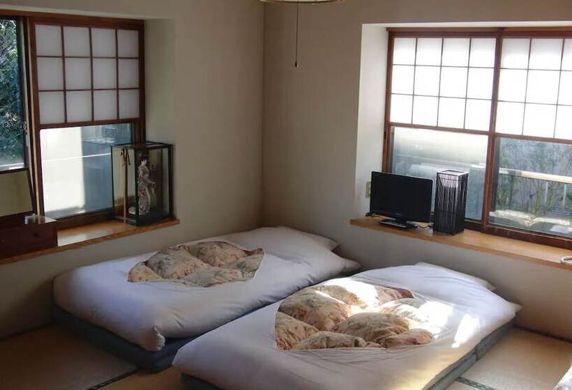 פנסיון Fujihakone Guest House