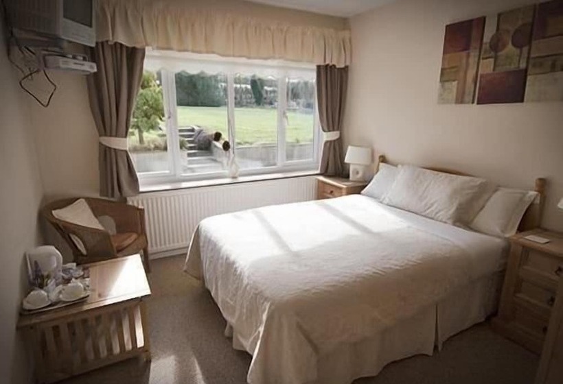 פנסיון Lovesgrove Country Guest House