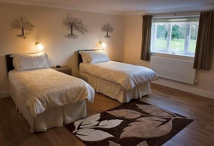 פנסיון Lovesgrove Country Guest House