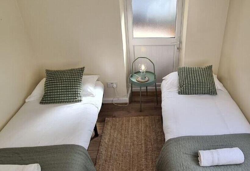 פנסיון Snowdonia Mountain Lodge