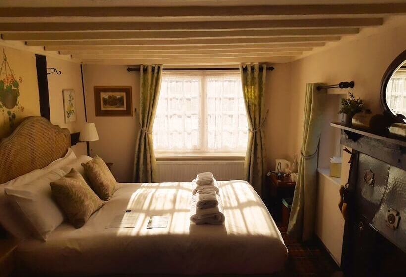 פנסיון Thatched Cottage