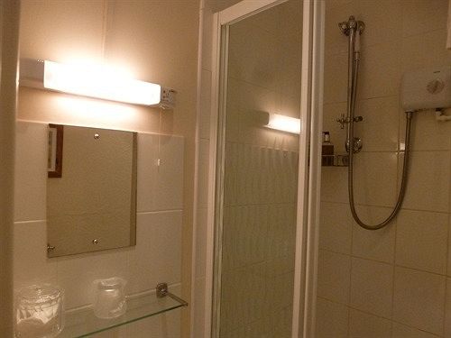 بنسيون The Beeches Guest House