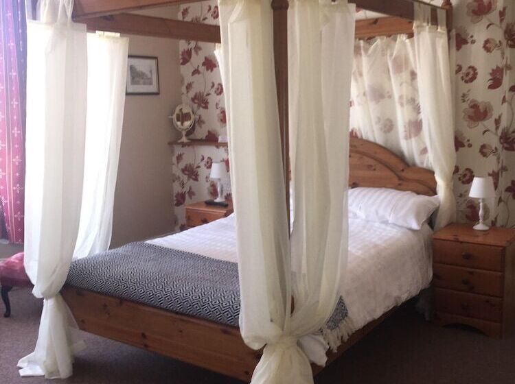 Пансион The Fernside