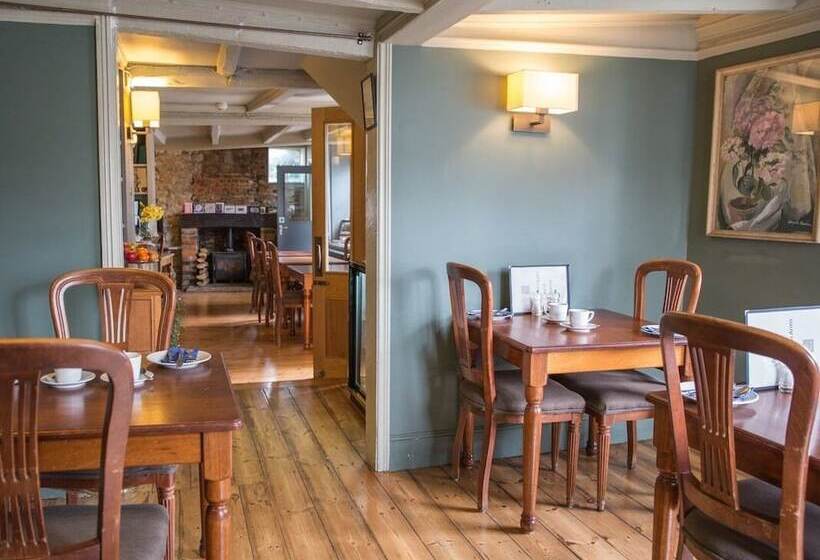 Пансион Old Borough Arms