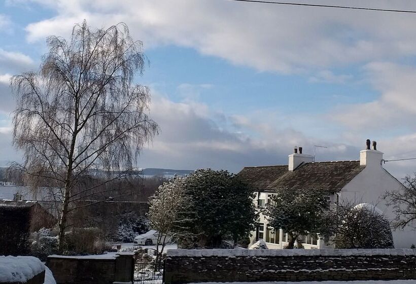 פנסיון The White House Guest House