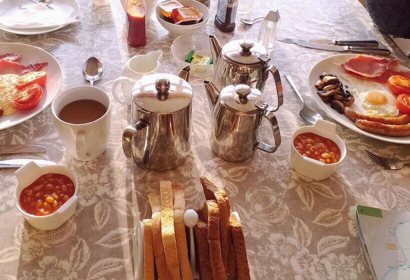 פנסיון The White House Guest House