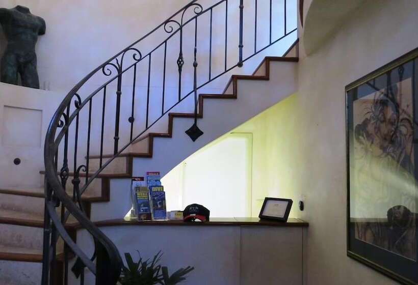 پانسیون Victoria S At Wategos