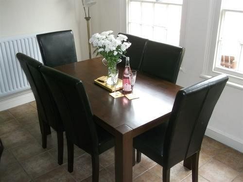 펜션 Whitehouse Holiday Lettings