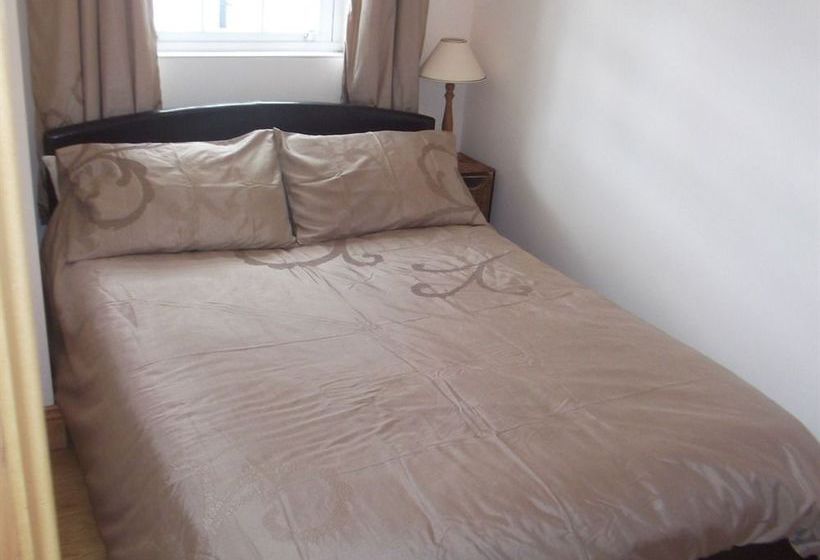 펜션 Whitehouse Holiday Lettings