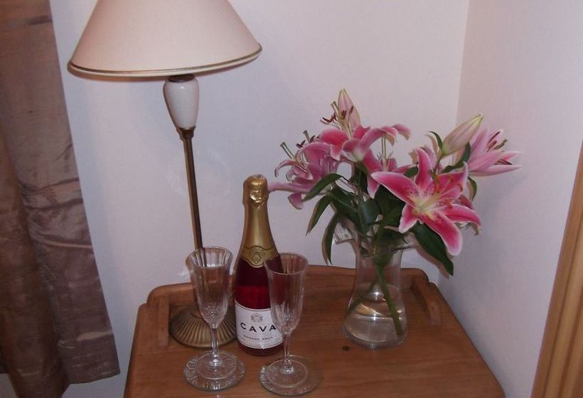 펜션 Whitehouse Holiday Lettings