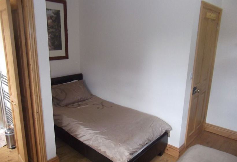 펜션 Whitehouse Holiday Lettings