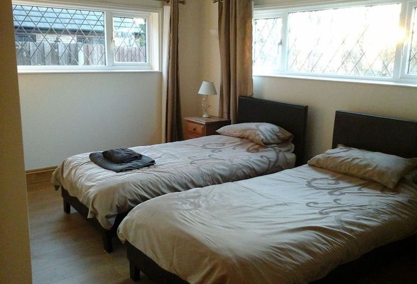 펜션 Whitehouse Holiday Lettings