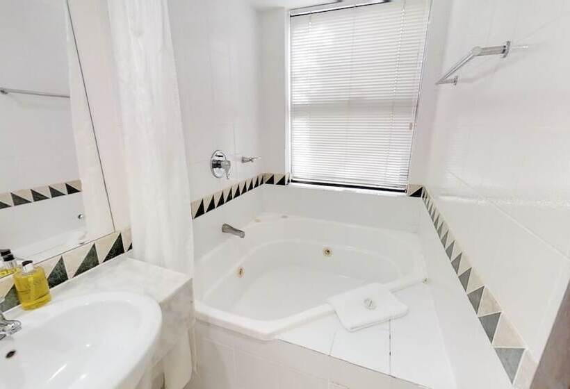 Silkari The Pavilions