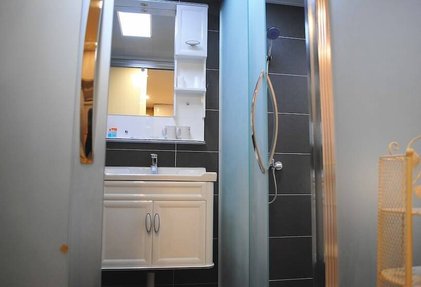 The Sidihome Service Apartment