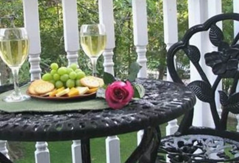 White Oak Manor Bed And Breakfast