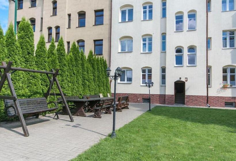 هاستل Akademikus Toruń