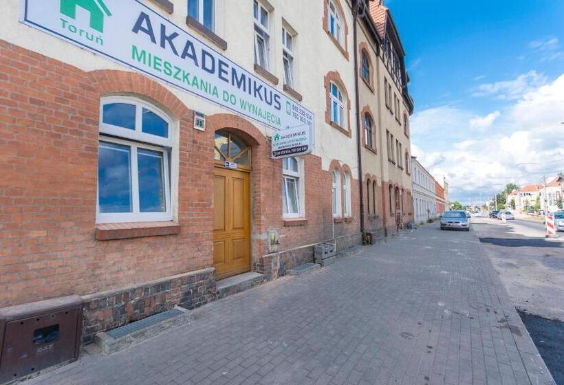 هاستل Akademikus Toruń