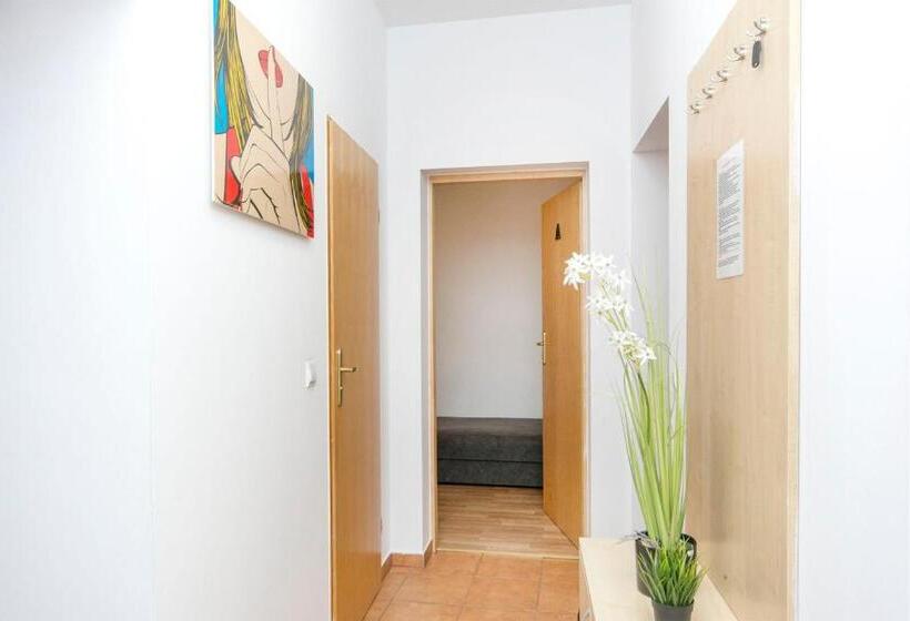 هاستل Akademikus Toruń