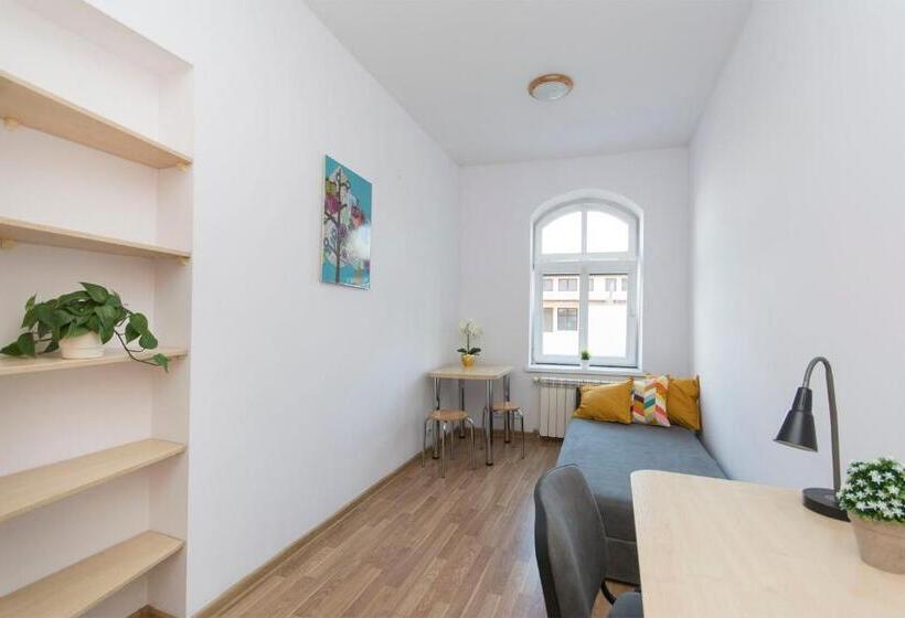 هاستل Akademikus Toruń