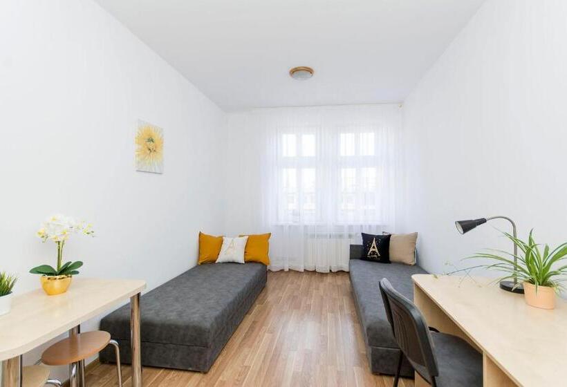 هاستل Akademikus Toruń