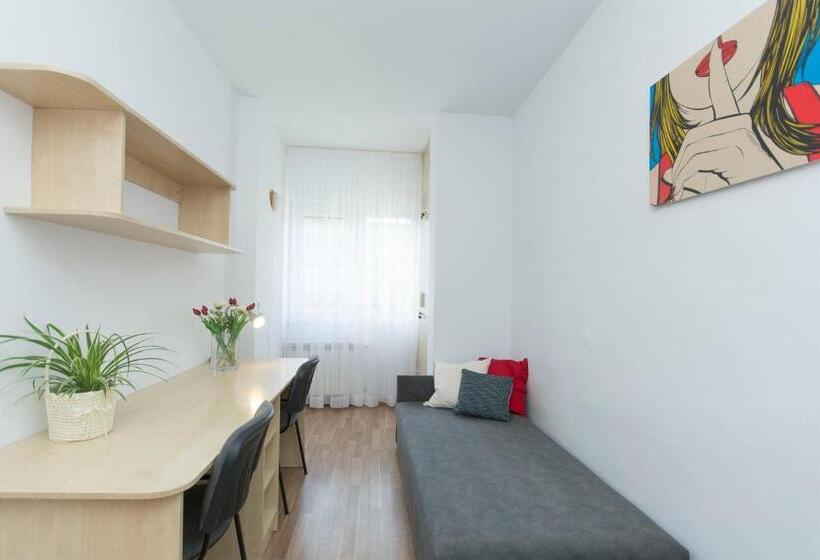 هاستل Akademikus Toruń