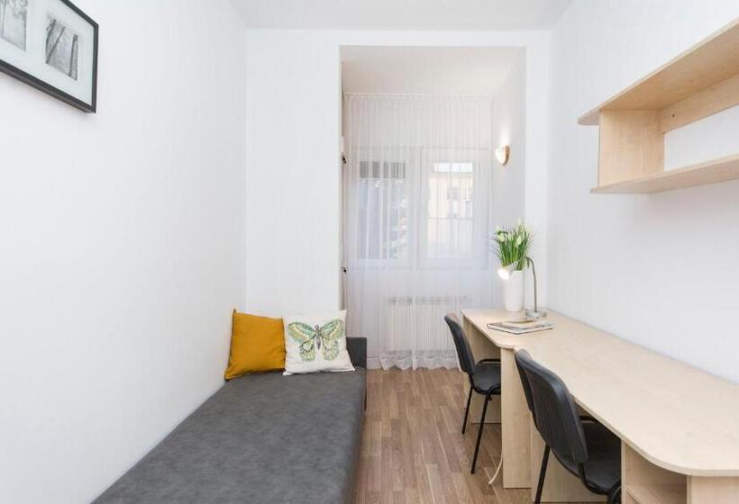 هاستل Akademikus Toruń