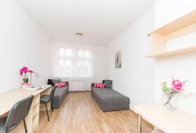 هاستل Akademikus Toruń