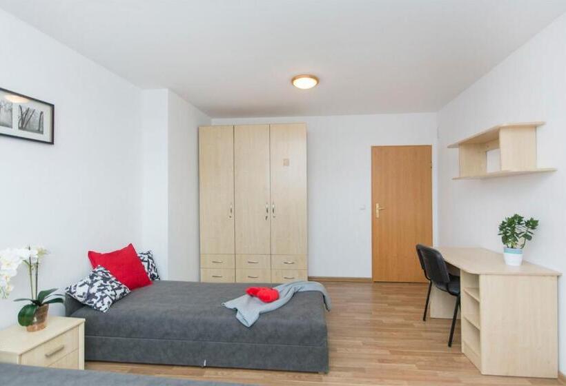 هاستل Akademikus Toruń