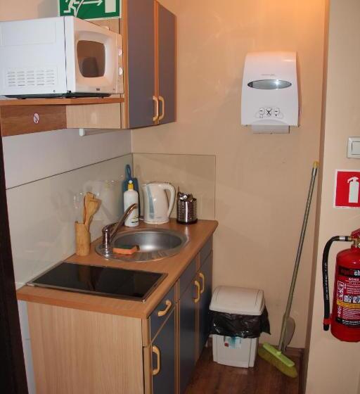 הוסטל Baza Noclegowa Mistral