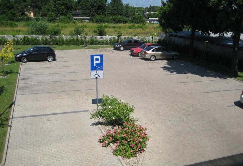 הוסטל Baza Noclegowa Mistral