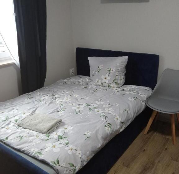 فندق صغير Czerwony Szafir Grodzisk