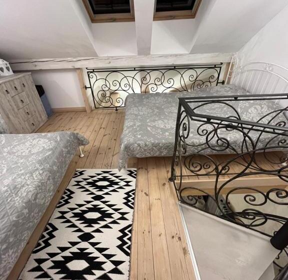 ユースホステル Dworek Hołny