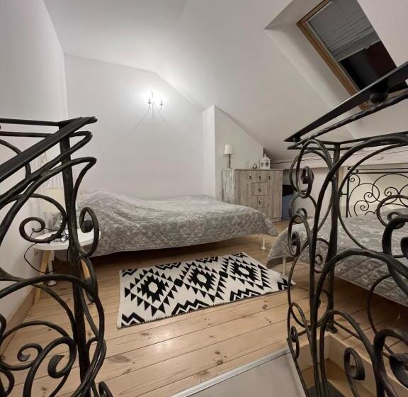 ユースホステル Dworek Hołny