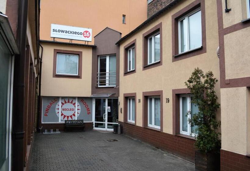 هاستل Good Times House