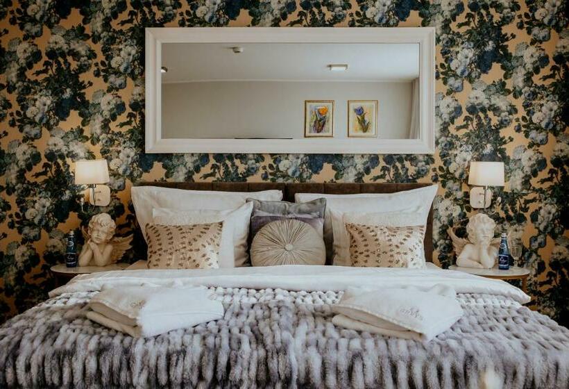 ユースホステル Greys Polonia