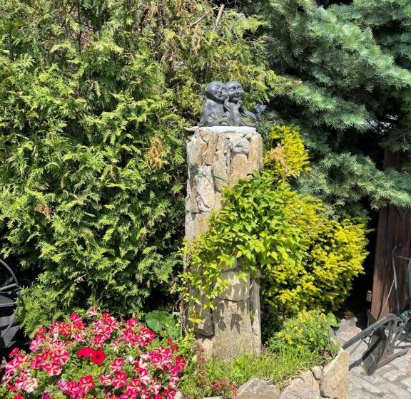 הוסטל Karczma Michelle